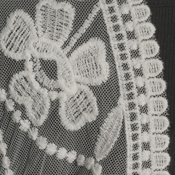 NWT WORLD MARKET Jess White Crocheted Lace Medallion Coverup Kimono $45 - Picture 2 of 2